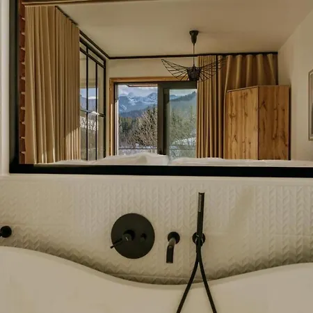 בית נופש Tatra Panorama - Ski, Hike & Relax Retreat *